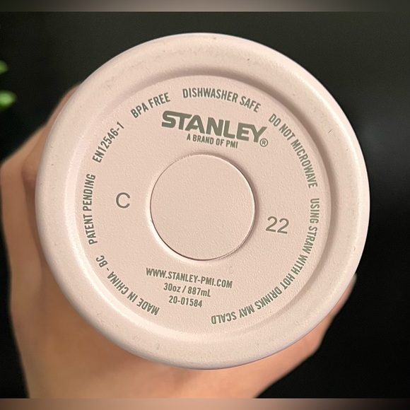 ♡ SOLD ♡ Stanley 30oz Flawless Pink Tumbler - Picture 3 of 3